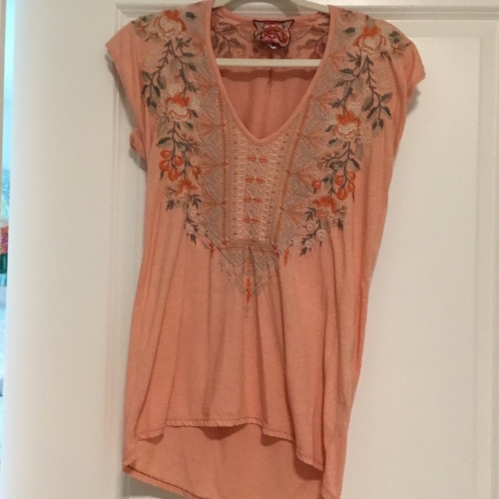Pretty peach Johnny Was embroideries top